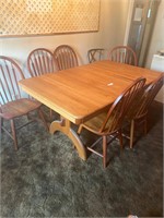 Wood dining table 6 chairs w/ 4 leaf's very clean