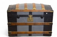 Blue Dome Top Trunk w/ Interior Pouch, Decoration