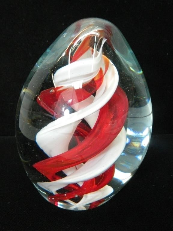 RED & WHITE PAPER WEIGHT