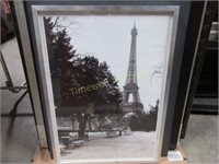 Framed picture of the Eiffel Tower