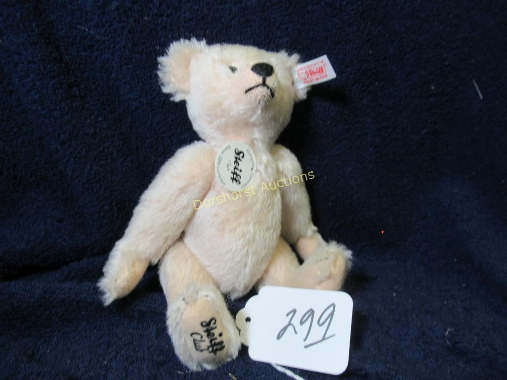 STEIFF TEDDY BEAR #420986 - CLUB EVENT - 8"