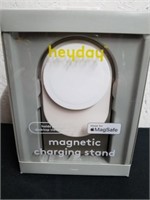 New magnetic charging stand