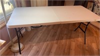 White collapsable table
