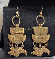 vtg noah's ark earrings top marked 10K on hoop