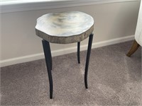 ACCENT TABLE