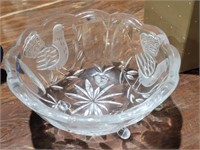 Footed Bird Designed Glass Bowl