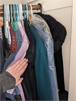 Women's Clothing Lot Sizes M-L  (Back Room)