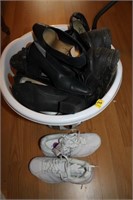BASKET OF ASSORTED SHOES LADY'S SIZE 6 1/2 AND 7
