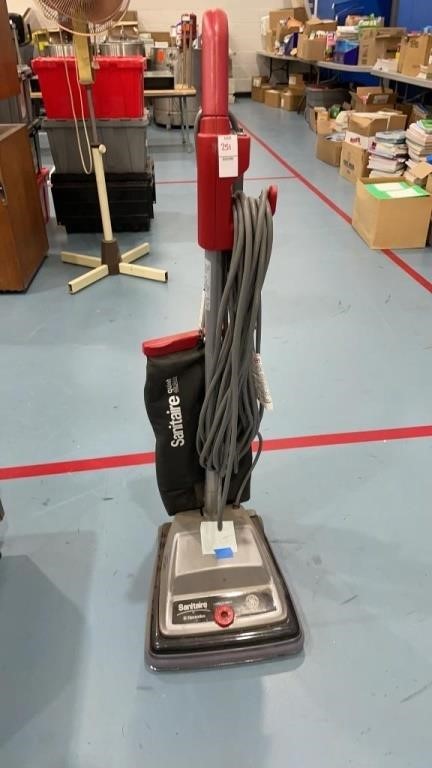 Sanitaire vacuum cleaner ** broken belt**