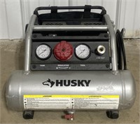 (CW) Husky 1 Gallon 135 PSI Portable Electric Air