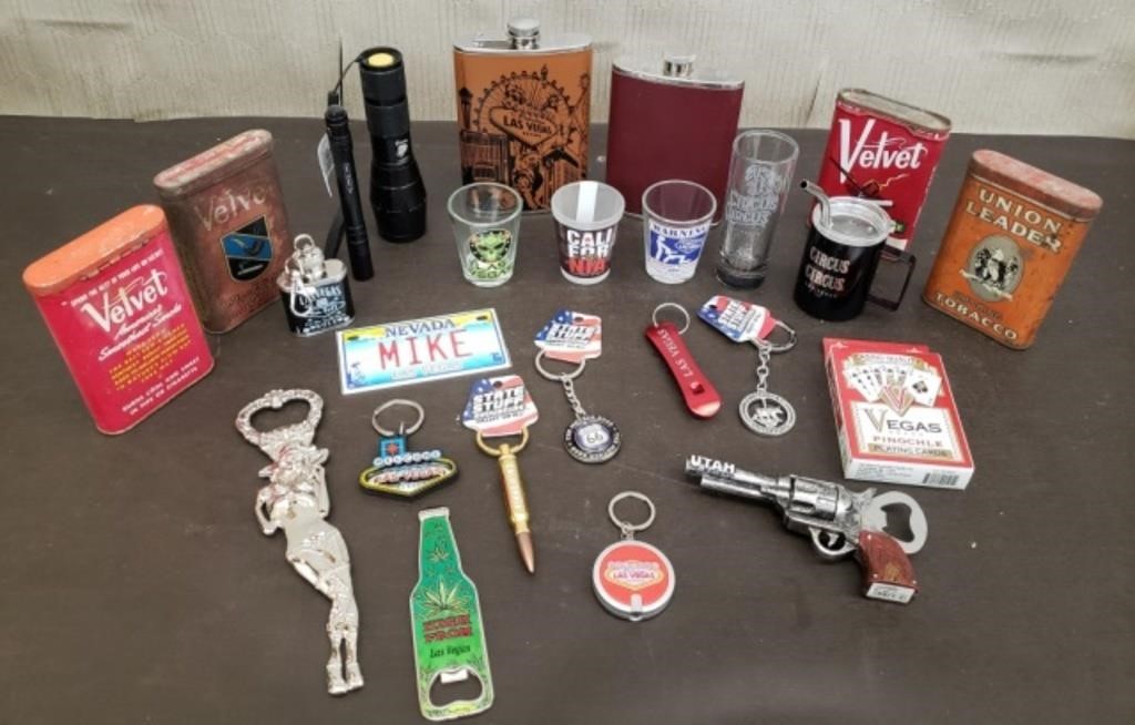 Lot of Souvenir Collectibles, Flasks, Vintage