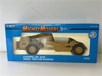 ERTL Mighty Movers CAT 631E Wheel Tractor Scraper