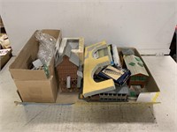 Tray Lot of Hobby Train Scale Buildings and