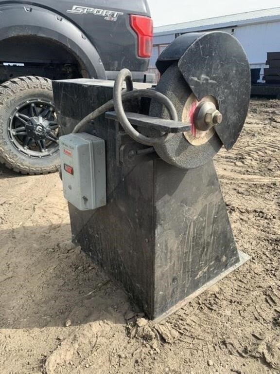 Heavy Duty Metal Grinder-Working