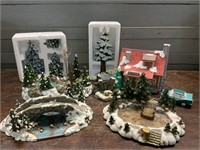 CHRISTMAS VILLAGE PIECES