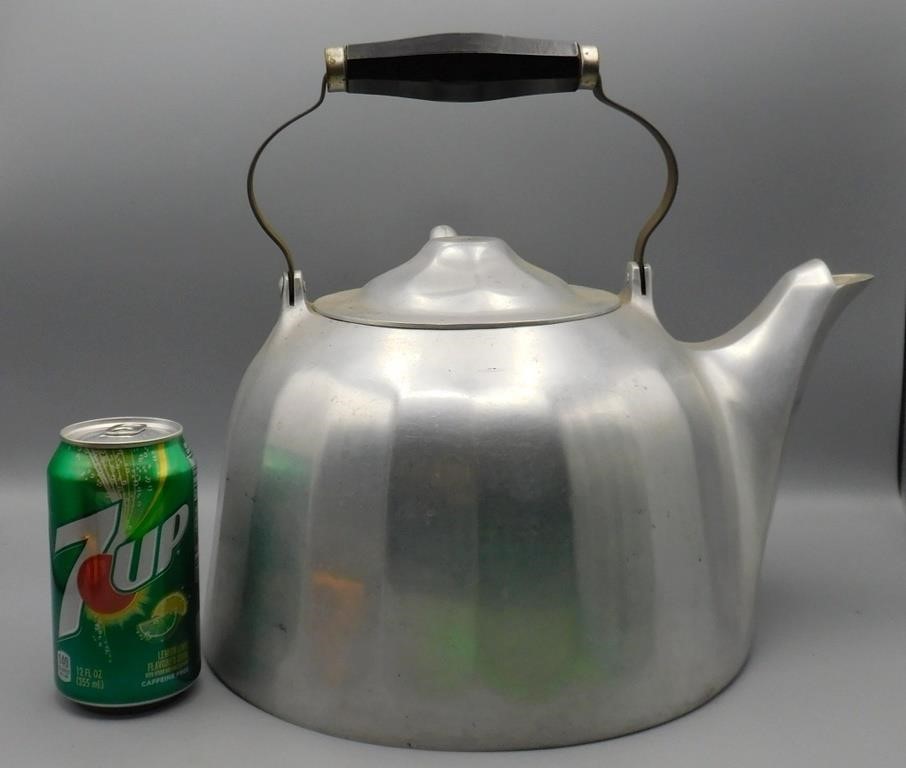 Wagner Ware 8 Quart Colonial Tea Kettle