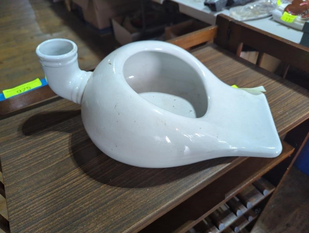 Vintage porcelain bed pot