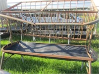 923) 6ft feed trough with hay rack