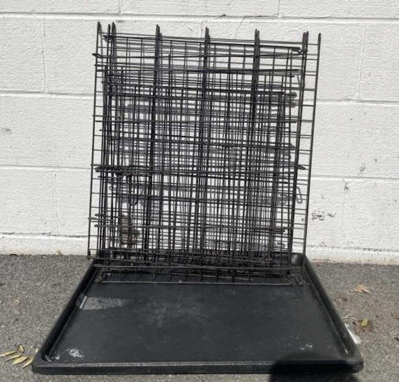 Wire Pet Crate w/ Plastic Base