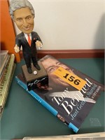 TONY BENNETT 8 3/4"  BOBBLE HEAD & BOOK