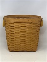 Longaberger 2000 small oval basket with protector