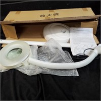 New in box Cold Light magnifying lamp  -M