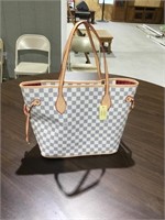 Imitation Louis Vuitton purse with clutch