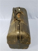 Antique doctors bag       (O 110)