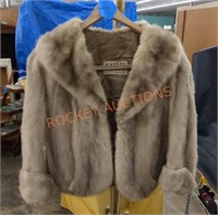 Vintage Basler furs from Trenton NJ caplet