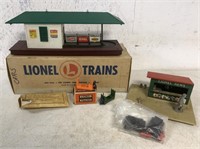 2 pcs- Lionel Freight Station & Newstand