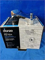NEW Danze Tub Chrone Faucet 7.5"L
• faucet only