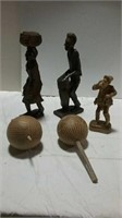 Maracas and wooden figurines