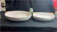 Set of serving dishes/white