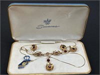 Vintage Simmons jewelry set.
