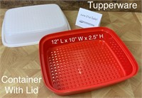 Tupperware Food Storage Container w. Lid