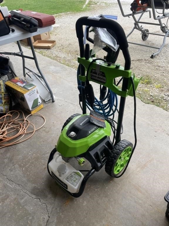 GREEN WORKS 2100 PSI POWER WASHER