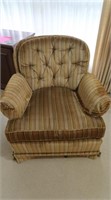 Pennsylvania House Fabric Sitting Chair (lightly