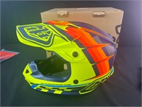 New Troy Lee Designs SE4 Helmet ($300 Value)