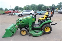 John Deere 1025R Compact Tractor w/Loader