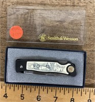 Smith & Wesson pocket knife
