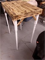 TABLE WITH MIRROR