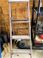4 foot Wooden Ladder