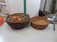 2 Vintage Wicker Sewing Baskets (1 no lid)