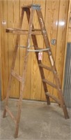 Keller 6' wooden stepladder