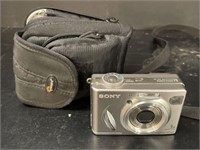 SONY CYBER SHOT CAMERA WITH CASE