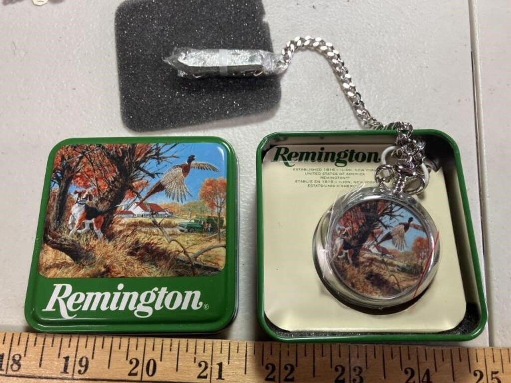 Remington pocket watch, looks new in metal case