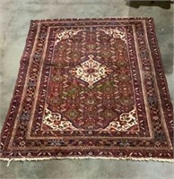 Beautiful hand woven oriental rug made in Iran