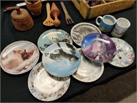 8 Wolf collector plates and 2 mugs