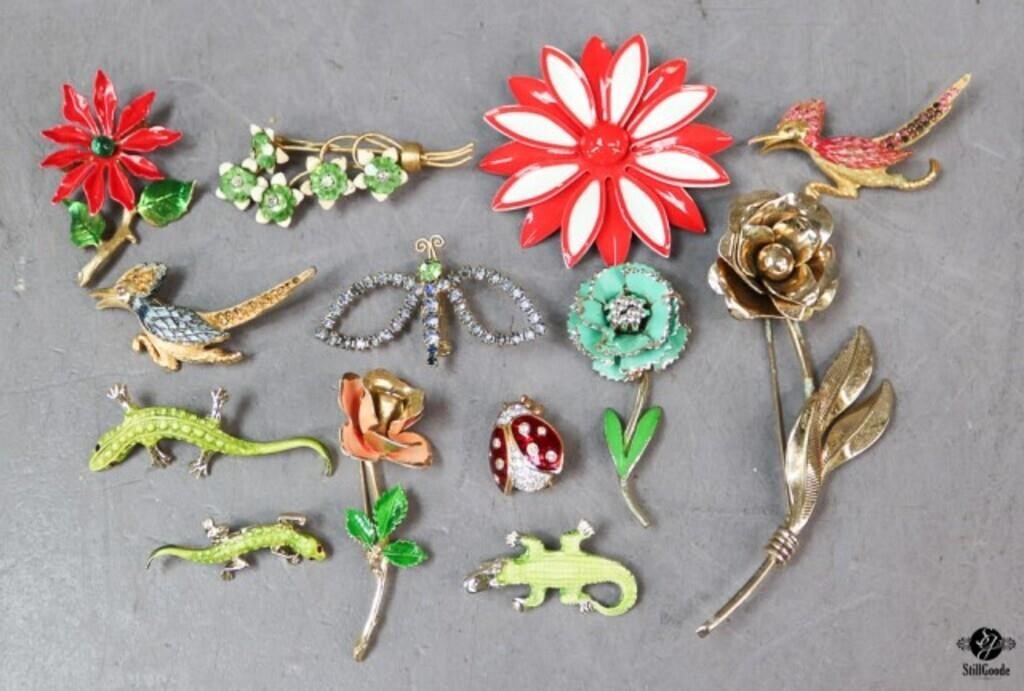 Brooches / 13 pc
