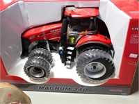 Case Magnum 340 Toy Tractor + Case IH Cap